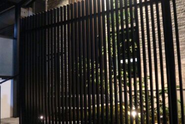 👀外構の目隠しは何がいい？ブロック塀・フェンス・スクリーン・植栽をプロが徹底比較！